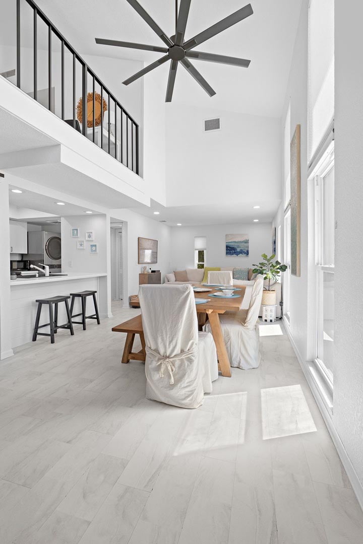 Real estate photo of a dining room